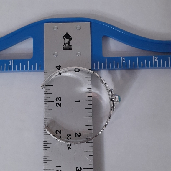 Navajo oblong faux turquoise antique metal cuff bracelet w/ art deco flourishes - Picture 6 of 7